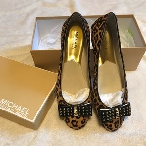 Michael Kors. Ballet flats - cheetah w/leather bow